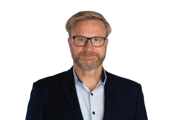 Gus Yearsley Headshot