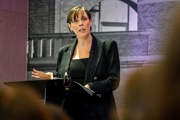 Attribute photo: Minister Jess Phillips attends the Women's Aid 50th anniversary conference to outline the government's plan to tackle violence against women and   girls in partnership with charities like Women’s Aid.   Photo by: Andy Taylor - Home Office   UK Home Office   Creative Commons Attribution 2.0 