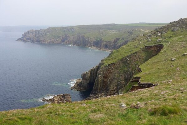 Photo of Land's End by Daderot