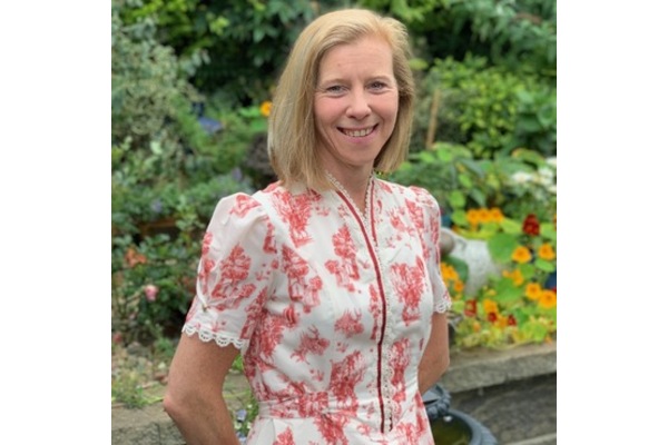 Photo of Ruthanne the presenter